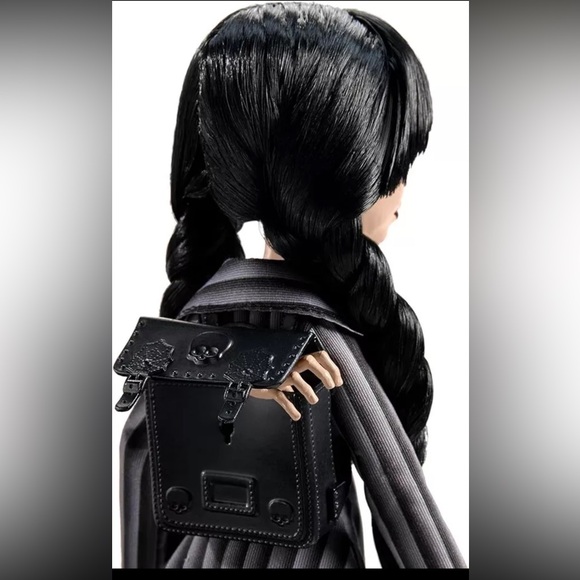 2024 Mattel Monster High Wednesday Addams & Pet Thing Doll IN HAND - Picture 6 of 6